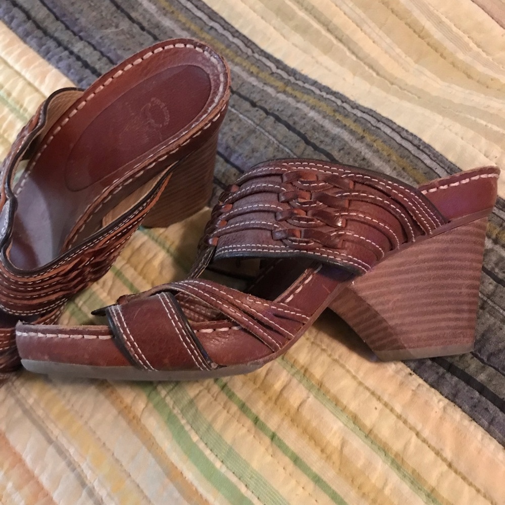Frye sandals size 7